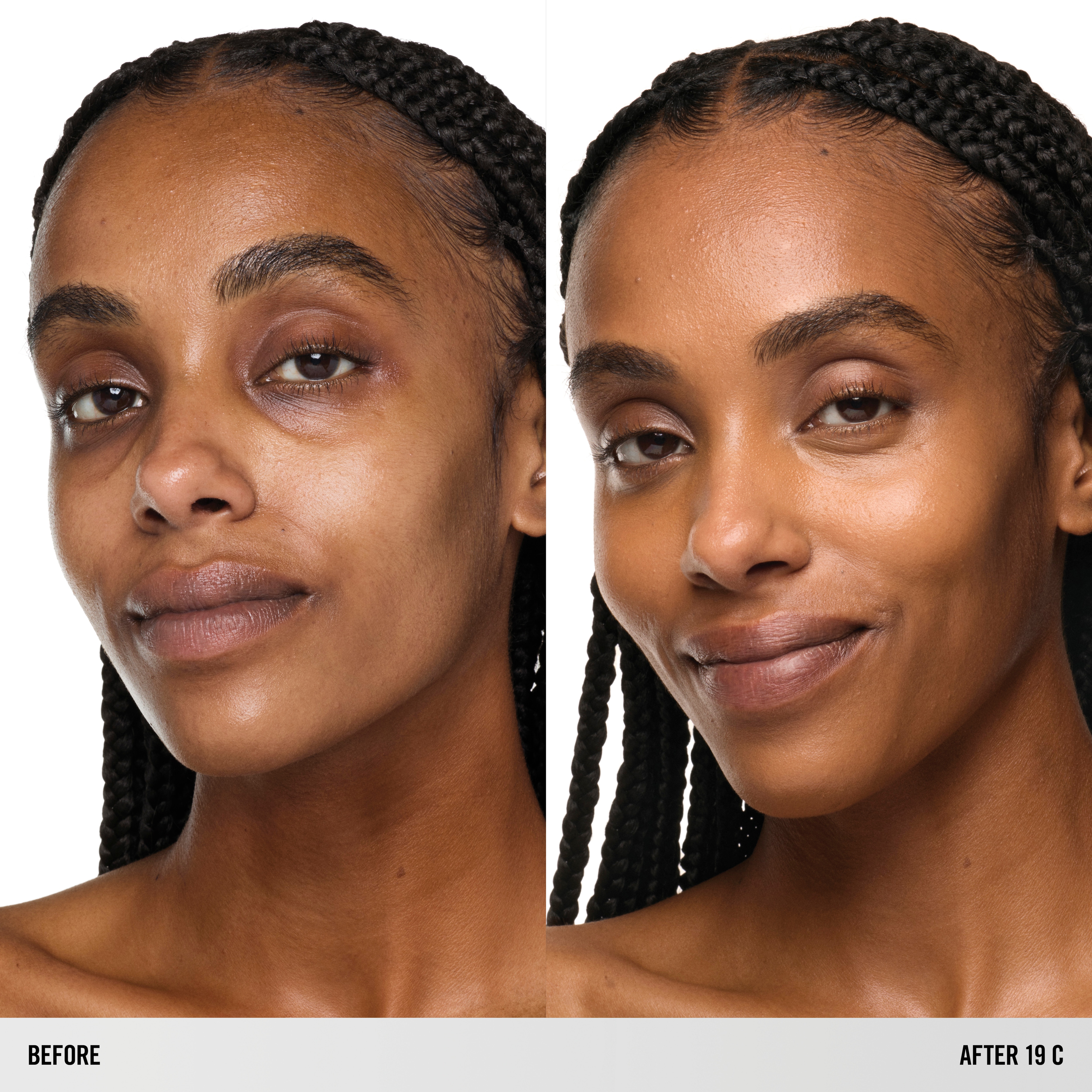 SURREALSKIN® NATURAL FINISH FOUNDATION (BASE DE LARGA DURACIÓN CON ACABADO NATURAL)
